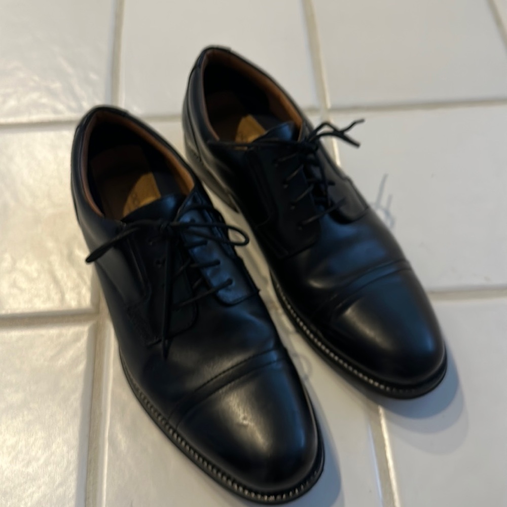 Mens dress shoes